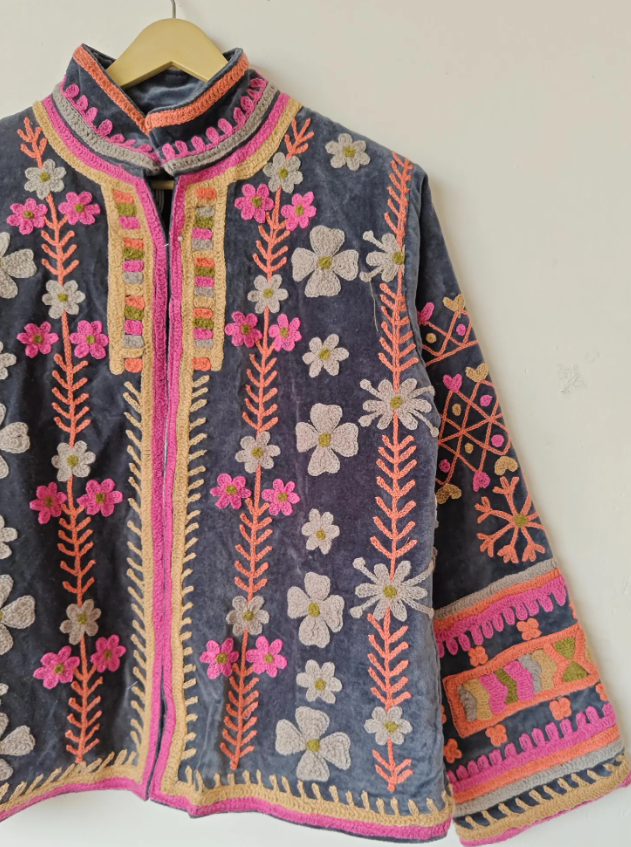 Women's Short Suzani Jacket, Handmade velvet Jacket, Suzani Jacket In velvet Fabric, Floral Embroidery Jacket, indianpatchworks