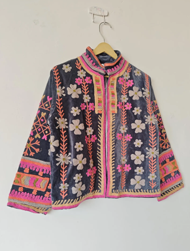Women's Short Suzani Jacket, Handmade velvet Jacket, Suzani Jacket In velvet Fabric, Floral Embroidery Jacket, indianpatchworks